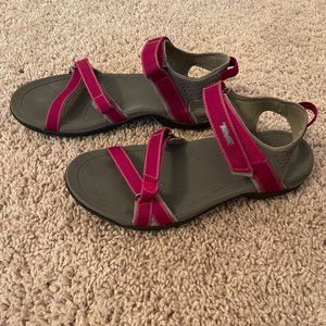 Women's Teva Verra Sport Sandal, Fushia- 6.5